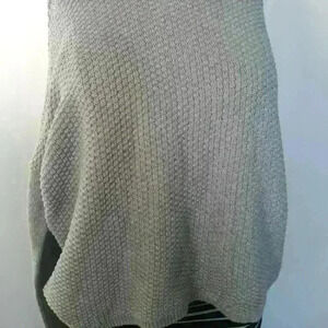 NWNT Lord and Taylor knit sweater knit crew neck high low with long sleeve L
